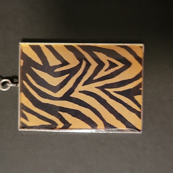 Animal Print Necklace - Picture 2 of 2